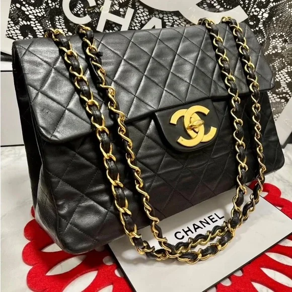 CHANEL Maxi Jumbo quilted XL Lambskin Matelasse chain shoulder Bag - Picture 2 of 12